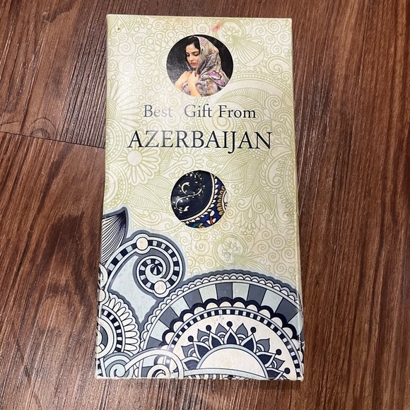 NWT Silk Azerbaijan Skarf - Picture 9 of 9